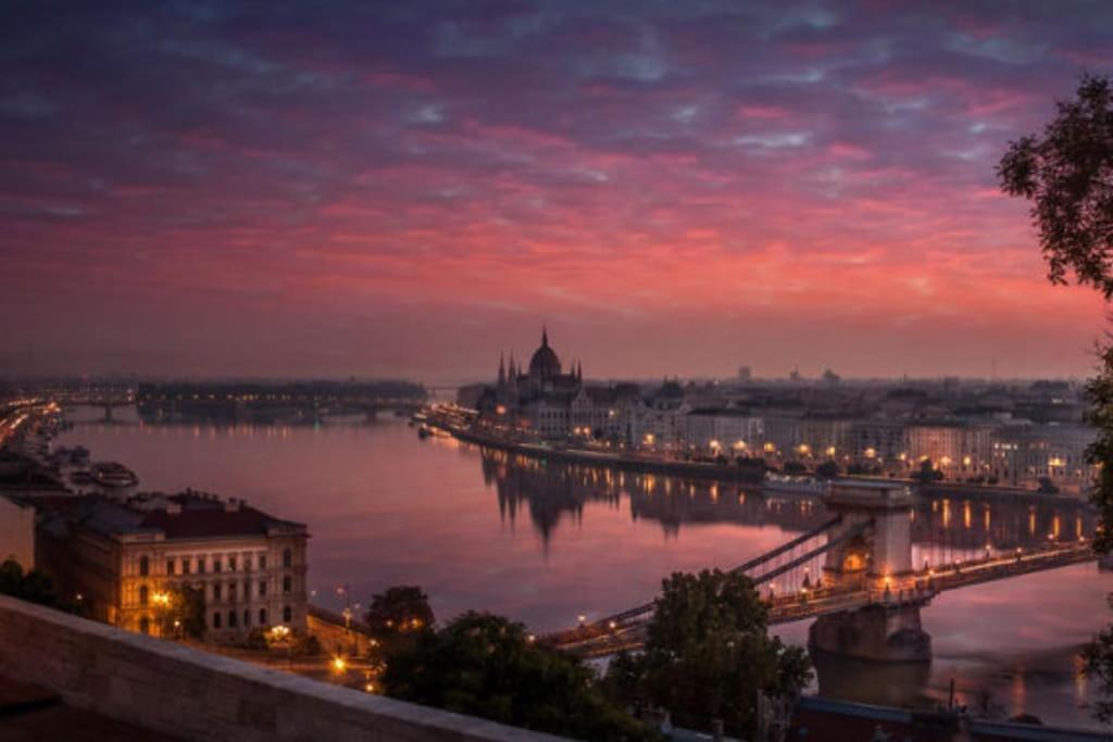 Parisian Soul In The Heart Of بودابست المظهر الخارجي الصورة