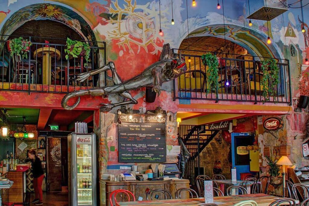 Parisian Soul In The Heart Of بودابست المظهر الخارجي الصورة