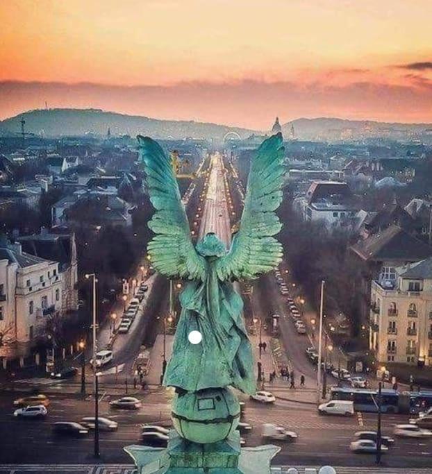 Parisian Soul In The Heart Of بودابست المظهر الخارجي الصورة